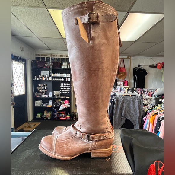 Freebird Roadey Size 8! - Picture 2 of 3